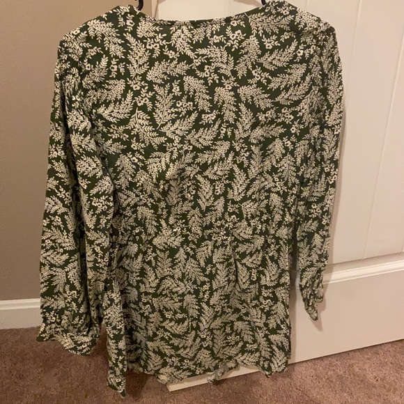 Old Navy Maternity Top - XS - Picture 2 of 4